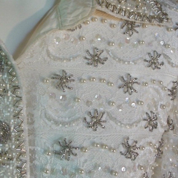 1960’s Royal Cathay White Beaded Cocktail Dress - Picture 4 of 8